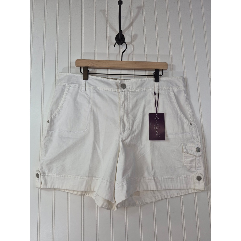 NWT Gloria Vanderbilt Crisp White Cargo Shorts Size 18 Stretch Denim Waist 40"